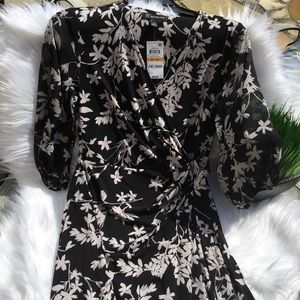 NWT 🎉HP🎉INC floral dress with sheer long sleeves